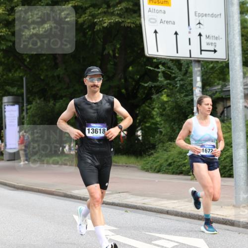 29.06.2025 - hella hamburg halbmarathon Yannick Fuchs http://msf.ph/oto/8180639 29.06.2025 10:28:40 20KM 1053, 1396, 1743, 2243, 2879, 4246, 5193, 6305, 8312, 9345, 9376, 10865, 11227, 12595, 13066, 13493, 13494, 13618, 13771, 14289, 14310, 14448, 14549, 14784, 15268, 15500, 15887, 16148, 16243, 16724, 17191, 17489, 17751, 18099, 18906 meine-sportfotos.de