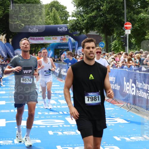 29.06.2025 - hella hamburg halbmarathon Zöllner http://msf.ph/oto/8180655 29.06.2025 10:40:03 Ziel 2826, 3626, 5050, 5375, 6080, 7981, 8467, 8574, 12091, 13514, 15421, 17973 meine-sportfotos.de