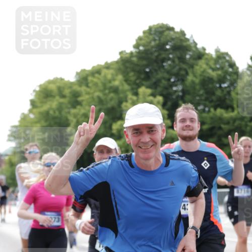 29.06.2025 - hella hamburg halbmarathon Jannik Wohlers http://msf.ph/oto/8180711 29.06.2025 10:22:53 Lombardsbrücke 1362, 2925, 4190, 4266, 4728, 4793, 6502, 6849, 7820, 8687, 8688, 8716, 8918, 8920, 9301, 9877, 10739, 11798, 11879, 12025, 12073, 12265, 14265, 14338, 14510, 14821, 16416, 16558, 17013, 17099, 17207, 17299, 17719, 18332 meine-sportfotos.de