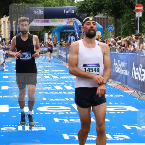 29.06.2025 - hella hamburg halbmarathon Zöllner http://msf.ph/oto/8180731 29.06.2025 10:31:26 Ziel 3955, 14548, 19118 meine-sportfotos.de