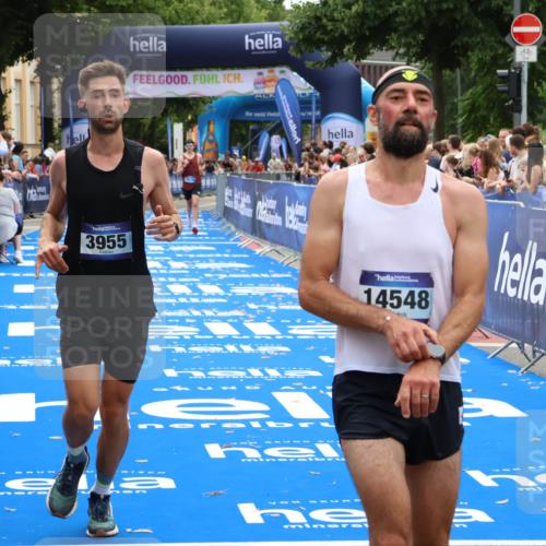 29.06.2025 - hella hamburg halbmarathon Zöllner http://msf.ph/oto/8180739 29.06.2025 10:31:26 Ziel 3955, 14548, 19118 meine-sportfotos.de