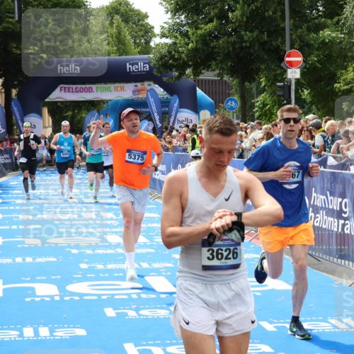 29.06.2025 - hella hamburg halbmarathon Zöllner http://msf.ph/oto/8180743 29.06.2025 10:40:05 Ziel 2826, 3626, 5050, 5375, 6080, 8467, 12091, 13514, 15421, 15424, 17973 meine-sportfotos.de