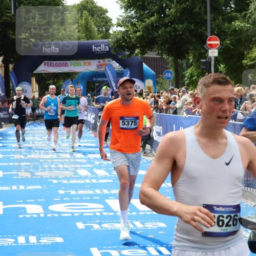 29.06.2025 - hella hamburg halbmarathon Zöllner http://msf.ph/oto/8180762 29.06.2025 10:40:06 Ziel 2826, 5050, 5375, 6080, 8467, 8933, 12091, 13514, 15424, 17973 meine-sportfotos.de