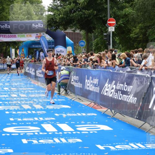 29.06.2025 - hella hamburg halbmarathon Zöllner http://msf.ph/oto/8180774 29.06.2025 10:31:31 Ziel 19118 meine-sportfotos.de