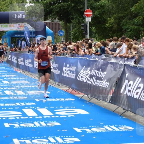 29.06.2025 - hella hamburg halbmarathon Zöllner http://msf.ph/oto/8180789 29.06.2025 10:31:31 Ziel 19118 meine-sportfotos.de