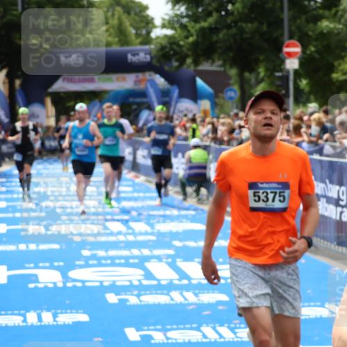29.06.2025 - hella hamburg halbmarathon Zöllner http://msf.ph/oto/8180796 29.06.2025 10:40:07 Ziel 2826, 5050, 5375, 6080, 8933, 12091, 13514, 15424, 17973 meine-sportfotos.de