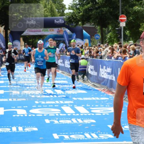 29.06.2025 - hella hamburg halbmarathon Zöllner http://msf.ph/oto/8180811 29.06.2025 10:40:07 Ziel 2826, 5050, 5375, 6080, 8933, 12091, 13514, 15424, 17973 meine-sportfotos.de
