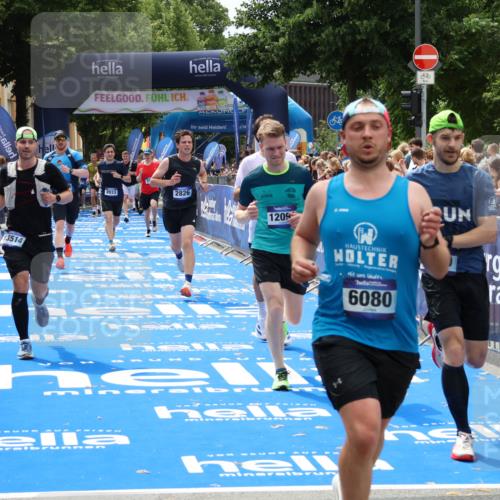 29.06.2025 - hella hamburg halbmarathon Zöllner http://msf.ph/oto/8180888 29.06.2025 10:40:09 Ziel 2826, 5007, 5050, 5508, 5916, 6080, 7495, 8933, 12091, 13514, 15424, 17973 meine-sportfotos.de