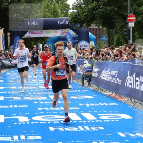 29.06.2025 - hella hamburg halbmarathon Zöllner http://msf.ph/oto/8180959 29.06.2025 10:31:42 Ziel 7793, 13606, 13617, 15835, 18102 meine-sportfotos.de