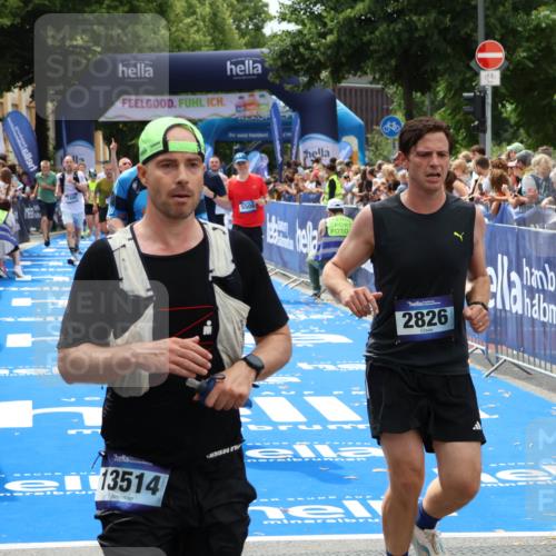 29.06.2025 - hella hamburg halbmarathon Zöllner http://msf.ph/oto/8180975 29.06.2025 10:40:12 Ziel 2826, 3547, 4381, 5007, 5409, 5508, 5916, 7495, 8933, 10968, 11731, 13514, 13667, 15424, 18979 meine-sportfotos.de