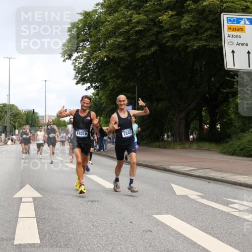29.06.2025 - hella hamburg halbmarathon Yannick Fuchs http://msf.ph/oto/8181007 29.06.2025 10:28:41 20KM 1053, 1396, 1743, 2228, 2243, 2879, 4246, 5193, 6305, 8312, 9345, 9376, 10865, 11227, 12595, 13066, 13493, 13494, 13618, 13771, 14289, 14310, 14448, 14549, 14784, 15268, 15500, 15887, 16148, 16243, 16724, 17191, 17489, 17751, 17877, 18099, 18906 meine-sportfotos.de