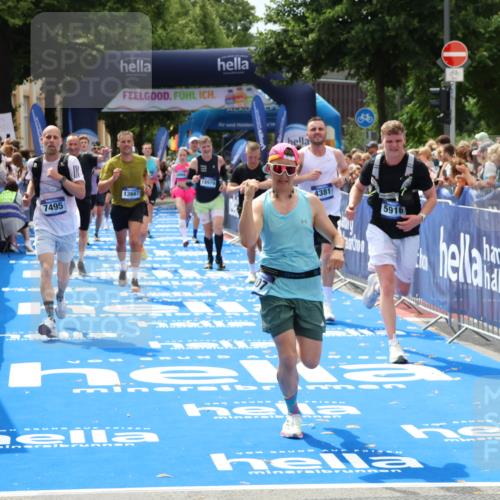 29.06.2025 - hella hamburg halbmarathon Zöllner http://msf.ph/oto/8181093 29.06.2025 10:40:16 Ziel 3547, 4381, 5007, 5409, 5410, 5508, 5803, 5916, 7495, 8465, 10968, 11731, 12704, 13667, 14699, 18614, 18979 meine-sportfotos.de
