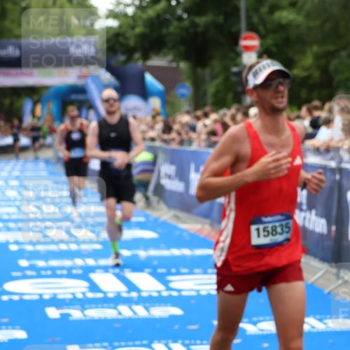29.06.2025 - hella hamburg halbmarathon Zöllner http://msf.ph/oto/8181102 29.06.2025 10:31:46 Ziel 5187, 13606, 13617, 15835, 18102 meine-sportfotos.de