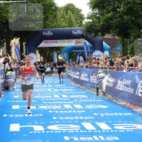 29.06.2025 - hella hamburg halbmarathon Zöllner http://msf.ph/oto/8181211 29.06.2025 10:31:52 Ziel 3935, 5187, 11929 meine-sportfotos.de