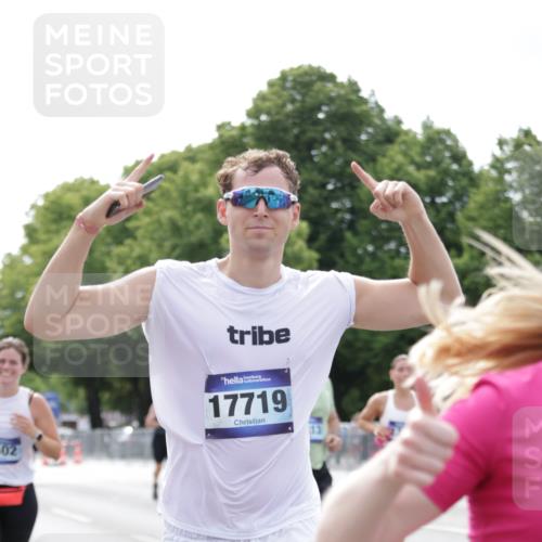 29.06.2025 - hella hamburg halbmarathon Jannik Wohlers http://msf.ph/oto/8181222 29.06.2025 10:22:55 Lombardsbrücke 1362, 2925, 4728, 4793, 6502, 6849, 7820, 8687, 8688, 8716, 8918, 8920, 9301, 9877, 10739, 11798, 11879, 12073, 12874, 14265, 14338, 14510, 14512, 14821, 16416, 16558, 17013, 17099, 17207, 17299, 17719, 18089, 18332 meine-sportfotos.de