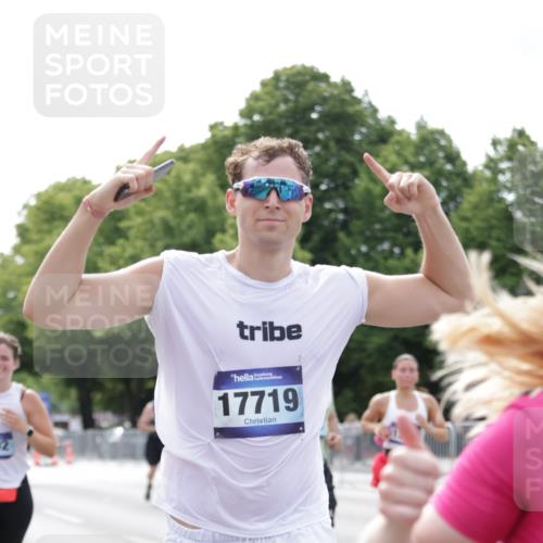 29.06.2025 - hella hamburg halbmarathon Jannik Wohlers http://msf.ph/oto/8181239 29.06.2025 10:22:55 Lombardsbrücke 1362, 2925, 4728, 4793, 6502, 6849, 7820, 8687, 8688, 8716, 8918, 8920, 9301, 9877, 10739, 11798, 11879, 12073, 12874, 14265, 14338, 14510, 14512, 14821, 16416, 16558, 17013, 17099, 17207, 17299, 17719, 18089, 18332 meine-sportfotos.de