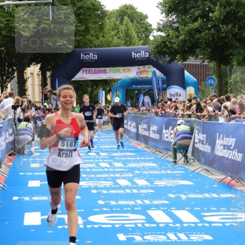 29.06.2025 - hella hamburg halbmarathon Zöllner http://msf.ph/oto/8181258 29.06.2025 10:31:53 Ziel 3935, 5187, 10927, 11929 meine-sportfotos.de