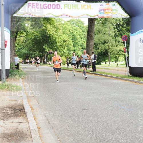 29.06.2025 - hella hamburg halbmarathon MichiJ http://msf.ph/oto/8181272 29.06.2025 10:17:18 Zwischen KM18-KM19 5344, 10848, 17893, 18037 meine-sportfotos.de