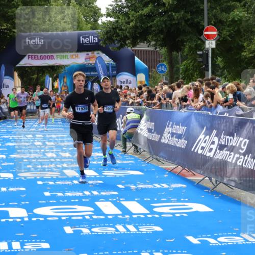29.06.2025 - hella hamburg halbmarathon Zöllner http://msf.ph/oto/8181336 29.06.2025 10:31:56 Ziel 3935, 4698, 6619, 10927, 11929 meine-sportfotos.de