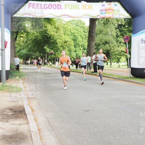 29.06.2025 - hella hamburg halbmarathon MichiJ http://msf.ph/oto/8181349 29.06.2025 10:17:18 Zwischen KM18-KM19 5344, 10848, 17893, 18037 meine-sportfotos.de