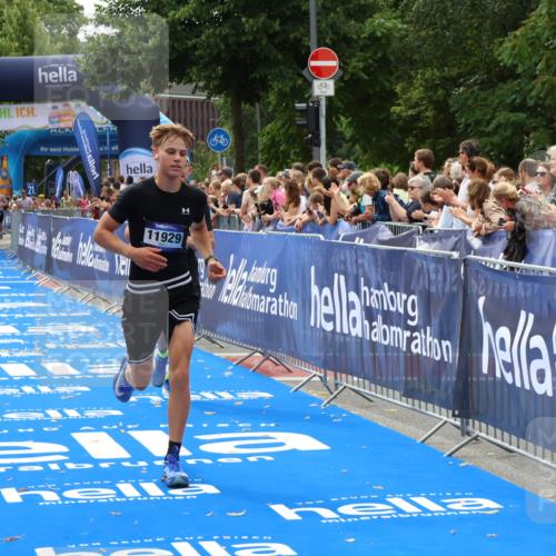 29.06.2025 - hella hamburg halbmarathon Zöllner http://msf.ph/oto/8181365 29.06.2025 10:31:57 Ziel 3935, 4698, 6619, 10927, 11199, 11929 meine-sportfotos.de