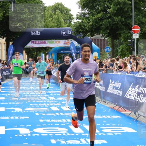 29.06.2025 - hella hamburg halbmarathon Zöllner http://msf.ph/oto/8181418 29.06.2025 10:32:01 Ziel 1407, 4129, 4698, 6619, 10927, 11199 meine-sportfotos.de