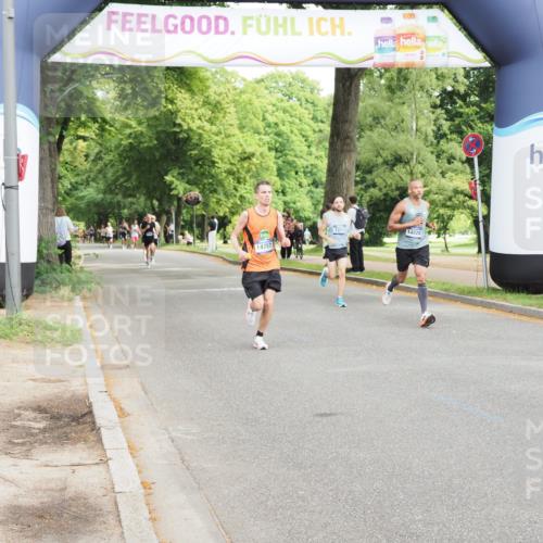 29.06.2025 - hella hamburg halbmarathon MichiJ http://msf.ph/oto/8181423 29.06.2025 10:17:19 Zwischen KM18-KM19 5344, 10848, 14757, 14828, 17893, 18037 meine-sportfotos.de