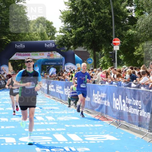 29.06.2025 - hella hamburg halbmarathon Zöllner http://msf.ph/oto/8181457 29.06.2025 10:40:28 Ziel 6649, 8370, 14924, 15247, 17245, 17916 meine-sportfotos.de