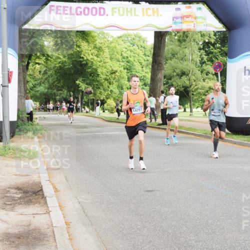 29.06.2025 - hella hamburg halbmarathon MichiJ http://msf.ph/oto/8181516 29.06.2025 10:17:19 Zwischen KM18-KM19 5344, 10848, 14757, 14828, 17893, 18037 meine-sportfotos.de