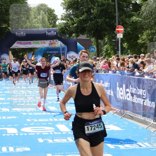 29.06.2025 - hella hamburg halbmarathon Zöllner http://msf.ph/oto/8181601 29.06.2025 10:40:32 Ziel 6649, 7284, 8966, 10978, 11767, 12365, 12540, 14924, 15164, 15247, 17214, 17245, 18192 meine-sportfotos.de