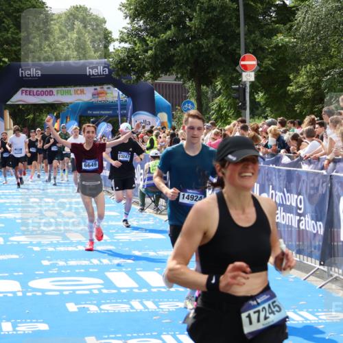 29.06.2025 - hella hamburg halbmarathon Zöllner http://msf.ph/oto/8181612 29.06.2025 10:40:32 Ziel 6649, 7284, 8966, 10978, 11767, 12365, 12540, 14924, 15164, 15247, 17214, 17245, 18192 meine-sportfotos.de