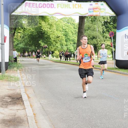 29.06.2025 - hella hamburg halbmarathon MichiJ http://msf.ph/oto/8181615 29.06.2025 10:17:20 Zwischen KM18-KM19 2203, 10848, 14757, 14828, 17893, 18037 meine-sportfotos.de