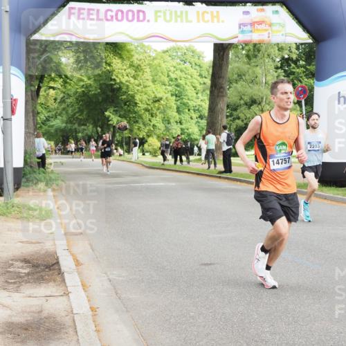 29.06.2025 - hella hamburg halbmarathon MichiJ http://msf.ph/oto/8181662 29.06.2025 10:17:20 Zwischen KM18-KM19 2203, 10848, 14757, 14828, 17893, 18037 meine-sportfotos.de