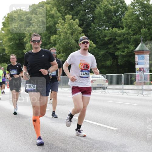 29.06.2025 - hella hamburg halbmarathon Jannik Wohlers http://msf.ph/oto/8181673 29.06.2025 10:23:01 Lombardsbrücke 1048, 1362, 2925, 4391, 4728, 4793, 5406, 6502, 7029, 7820, 8716, 8918, 8920, 9301, 10739, 11798, 11879, 12073, 12874, 14265, 14338, 14510, 14512, 14821, 15709, 16185, 16251, 16558, 17013, 17099, 17199, 17207, 17299, 17719, 18070, 18071, 18089, 18332, 18402, 18818 meine-sportfotos.de