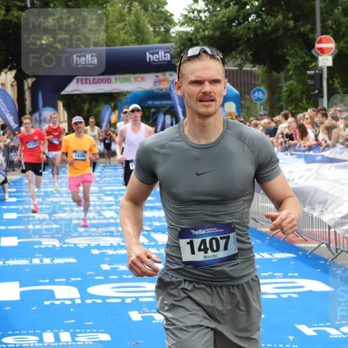 29.06.2025 - hella hamburg halbmarathon Zöllner http://msf.ph/oto/8181695 29.06.2025 10:32:09 Ziel 1407, 1686, 11150, 11370, 15826, 16505, 16736 meine-sportfotos.de