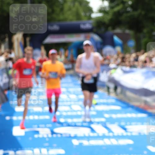 29.06.2025 - hella hamburg halbmarathon Zöllner http://msf.ph/oto/8181712 29.06.2025 10:32:10 Ziel 1686, 11150, 11370, 15826, 16505, 16736 meine-sportfotos.de