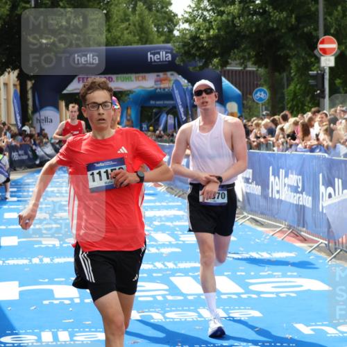29.06.2025 - hella hamburg halbmarathon Zöllner http://msf.ph/oto/8181729 29.06.2025 10:32:11 Ziel 1686, 11150, 11370, 15826, 16505, 16736 meine-sportfotos.de