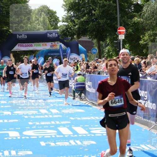 29.06.2025 - hella hamburg halbmarathon Zöllner http://msf.ph/oto/8181730 29.06.2025 10:40:34 Ziel 6649, 7284, 8966, 10978, 11767, 12365, 12540, 15015, 15164, 15247, 17214, 18192 meine-sportfotos.de