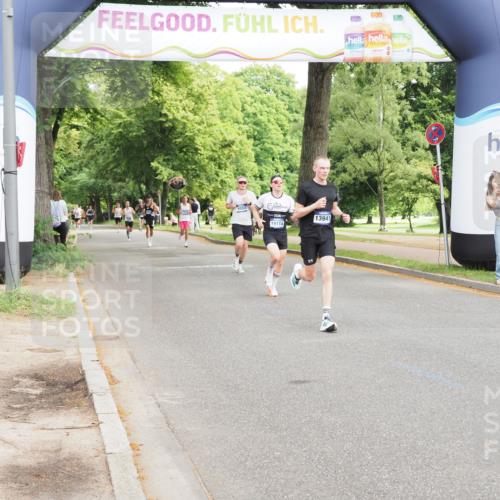 29.06.2025 - hella hamburg halbmarathon MichiJ http://msf.ph/oto/8181744 29.06.2025 10:17:25 Zwischen KM18-KM19 2203, 13941, 14757, 14828 meine-sportfotos.de