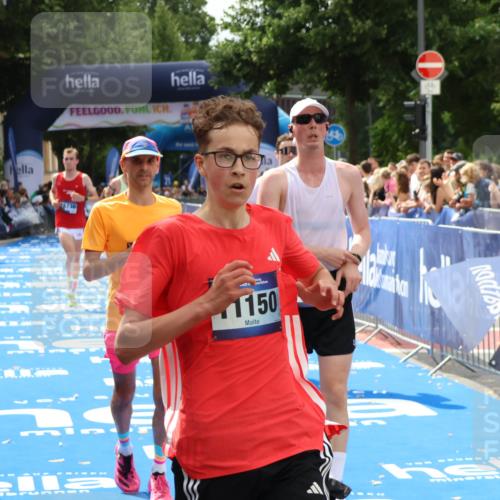 29.06.2025 - hella hamburg halbmarathon Zöllner http://msf.ph/oto/8181746 29.06.2025 10:32:12 Ziel 1686, 11150, 11370, 15826, 16505, 16736 meine-sportfotos.de