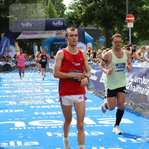 29.06.2025 - hella hamburg halbmarathon Zöllner http://msf.ph/oto/8181778 29.06.2025 10:32:16 Ziel 1894, 7272, 10876, 15826, 16736 meine-sportfotos.de