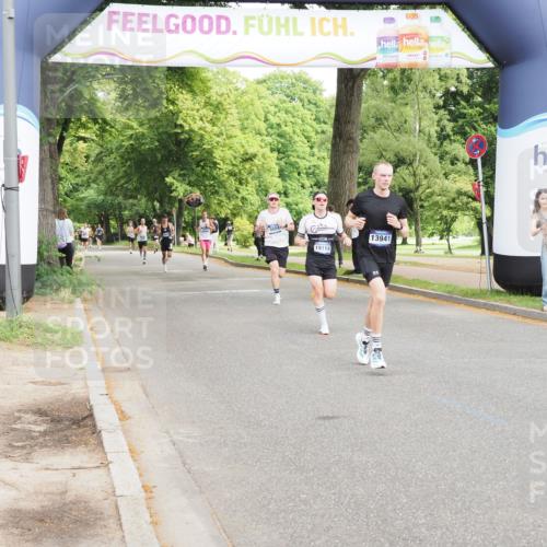 29.06.2025 - hella hamburg halbmarathon MichiJ http://msf.ph/oto/8181779 29.06.2025 10:17:25 Zwischen KM18-KM19 2203, 13941, 14757, 14828 meine-sportfotos.de