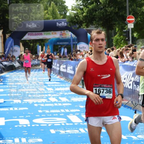 29.06.2025 - hella hamburg halbmarathon Zöllner http://msf.ph/oto/8181791 29.06.2025 10:32:17 Ziel 1894, 7272, 10876, 15826, 16065 meine-sportfotos.de