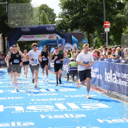 29.06.2025 - hella hamburg halbmarathon Zöllner http://msf.ph/oto/8181819 29.06.2025 10:40:36 Ziel 7284, 8966, 10978, 11767, 12365, 12540, 15015, 15164, 15542, 17214, 17724, 18192 meine-sportfotos.de