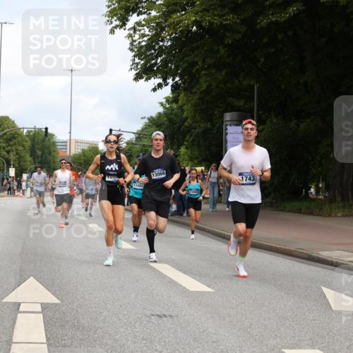 29.06.2025 - hella hamburg halbmarathon Yannick Fuchs http://msf.ph/oto/8181925 29.06.2025 10:28:49 20KM 1080, 1396, 1743, 2228, 2243, 2879, 3005, 6305, 7534, 7901, 8312, 9345, 9376, 10865, 11019, 11227, 12595, 13066, 13493, 13494, 13618, 13771, 14310, 14448, 14549, 15500, 16148, 16243, 16724, 17191, 17489, 17751, 17877, 18099, 18906 meine-sportfotos.de