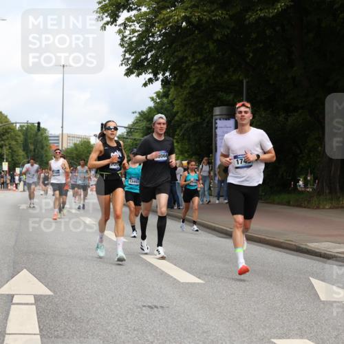 29.06.2025 - hella hamburg halbmarathon Yannick Fuchs http://msf.ph/oto/8181943 29.06.2025 10:28:49 20KM 1080, 1396, 1743, 2228, 2243, 2879, 3005, 6305, 7534, 7901, 8312, 9345, 9376, 10865, 11019, 11227, 12595, 13066, 13493, 13494, 13618, 13771, 14310, 14448, 14549, 15500, 16148, 16243, 16724, 17191, 17489, 17751, 17877, 18099, 18906 meine-sportfotos.de