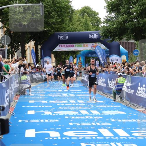 29.06.2025 - hella hamburg halbmarathon Zöllner http://msf.ph/oto/8181978 29.06.2025 10:32:27 Ziel 5070, 5746, 7845, 8883, 10484, 11745, 16957 meine-sportfotos.de