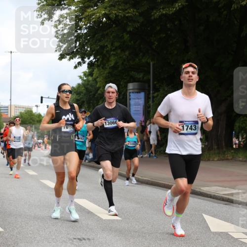 29.06.2025 - hella hamburg halbmarathon Yannick Fuchs http://msf.ph/oto/8181983 29.06.2025 10:28:49 20KM 1080, 1396, 1743, 2228, 2243, 2879, 3005, 6305, 7534, 7901, 8312, 9345, 9376, 10865, 11019, 11227, 12595, 13066, 13493, 13494, 13618, 13771, 14310, 14448, 14549, 15500, 16148, 16243, 16724, 17191, 17489, 17751, 17877, 18099, 18906 meine-sportfotos.de