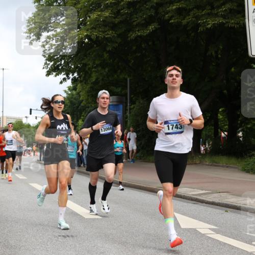 29.06.2025 - hella hamburg halbmarathon Yannick Fuchs http://msf.ph/oto/8181991 29.06.2025 10:28:50 20KM 1080, 1396, 1743, 2228, 2243, 2879, 3005, 6305, 7534, 7901, 8312, 9345, 9376, 10865, 11019, 11227, 12595, 13066, 13493, 13494, 13618, 13771, 14310, 14448, 14549, 15500, 16148, 16243, 16724, 17191, 17489, 17751, 17877, 18099, 18906 meine-sportfotos.de