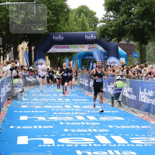 29.06.2025 - hella hamburg halbmarathon Zöllner http://msf.ph/oto/8182010 29.06.2025 10:32:28 Ziel 5070, 5746, 7845, 8883, 10484, 11745, 16957 meine-sportfotos.de